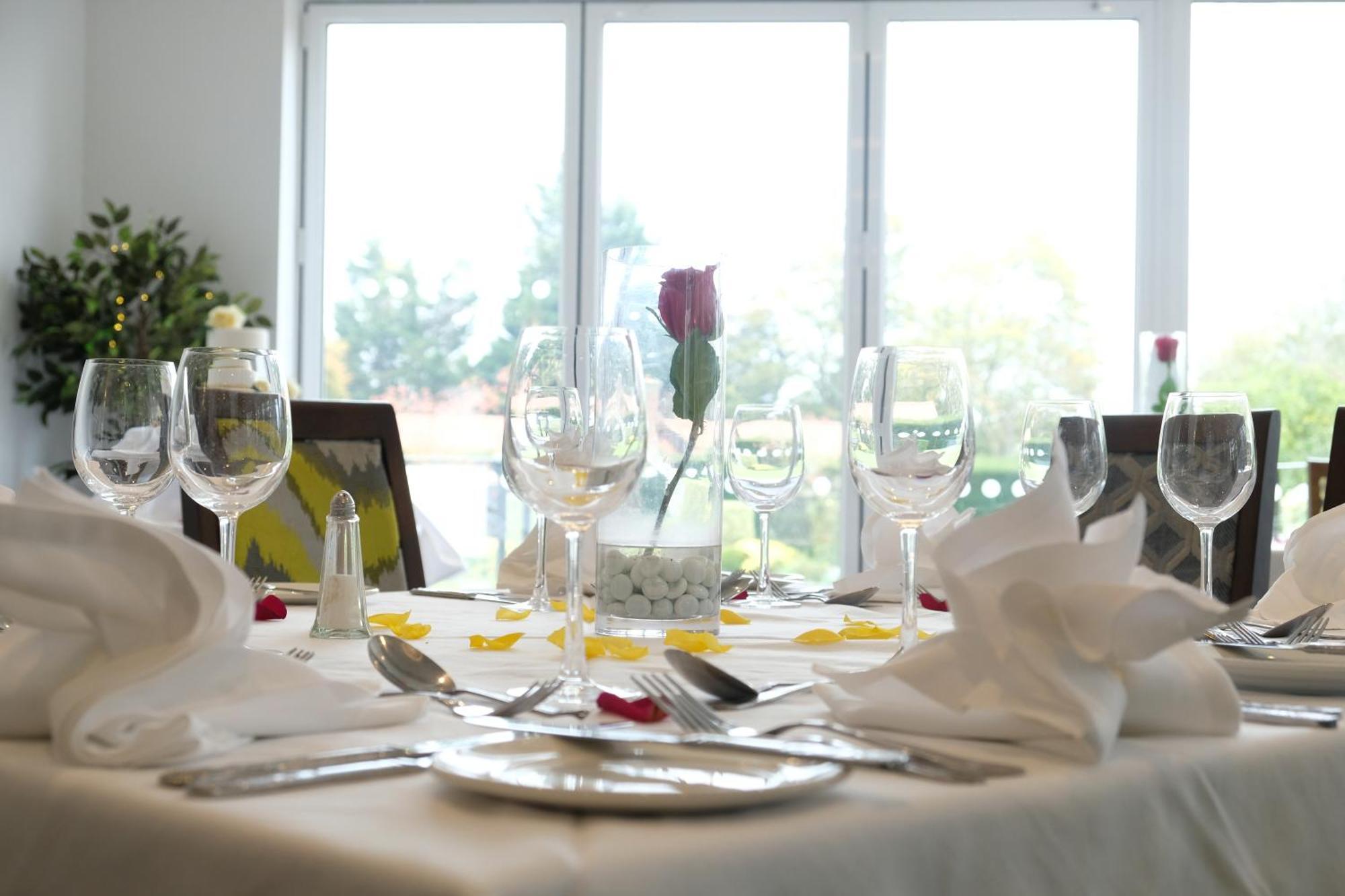 Best Western Priory Hotel Bury St. Edmunds Bagian luar foto
