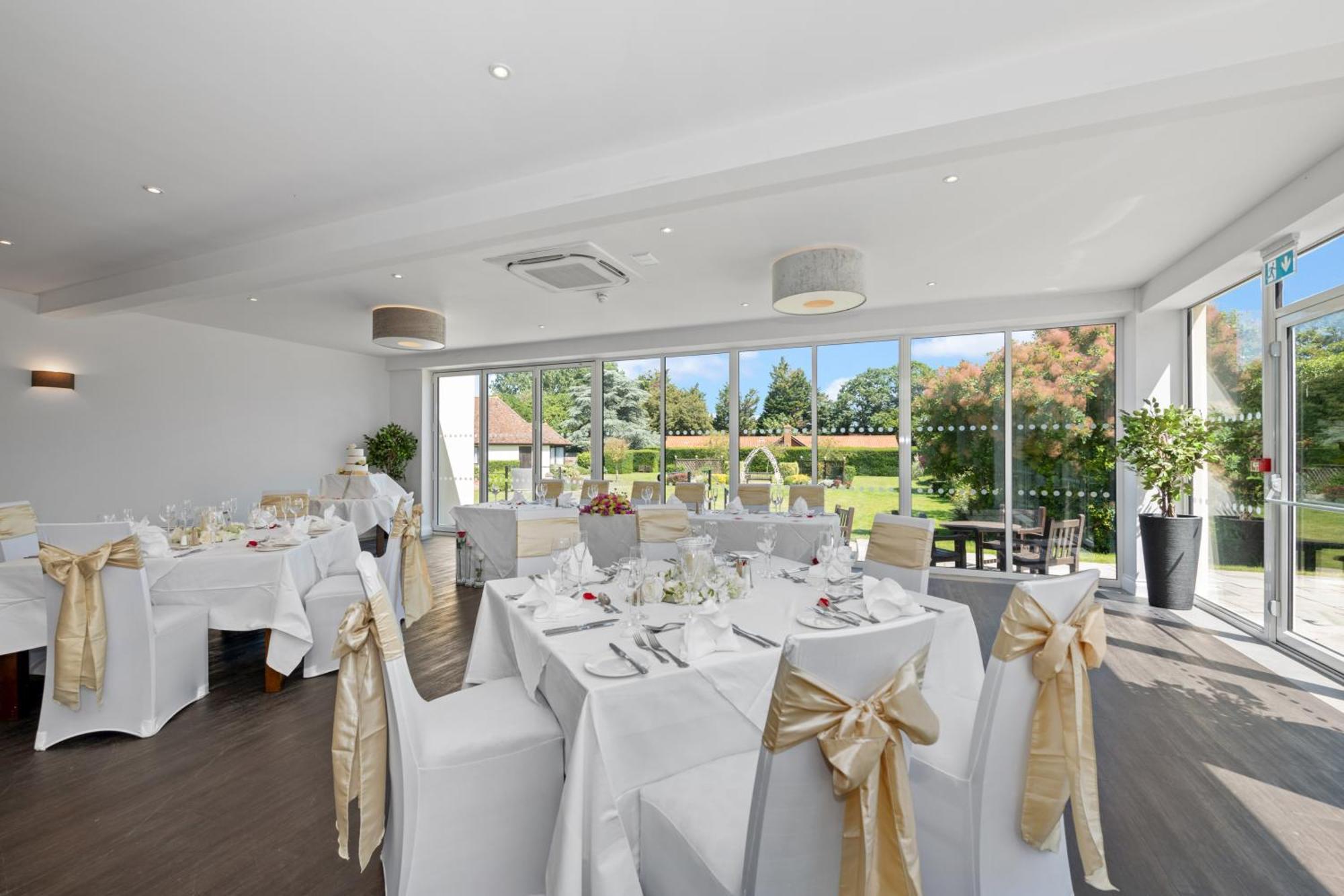 Best Western Priory Hotel Bury St. Edmunds Bagian luar foto