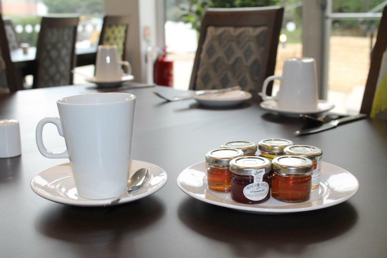 Best Western Priory Hotel Bury St. Edmunds Bagian luar foto